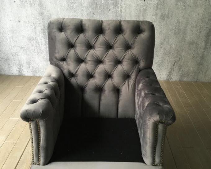 Single Person Button Tufted Sofa Classic Velvet With Casters / Light Natural Finish 0