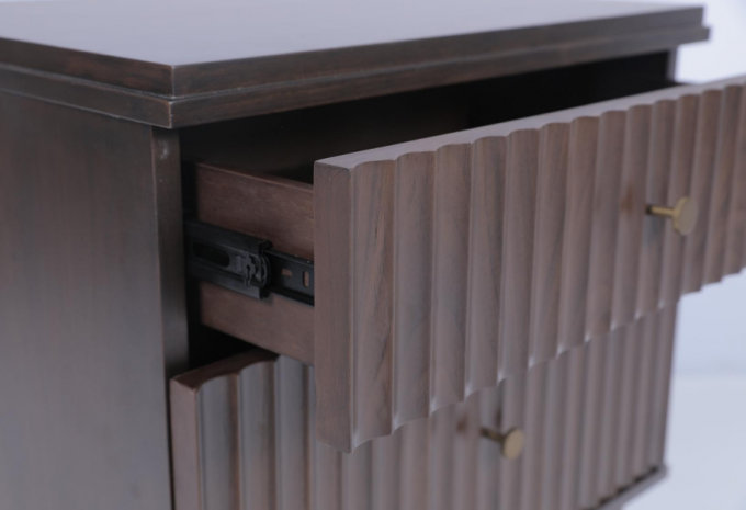 Khách sạn sang trọng hai ngăn kéo bàn ngủ với veneer óc chó 1