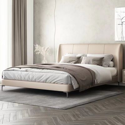 Giá tốt. Chỗ giường bọc màu beige trong khách sạn sang trọng theo phong cách châu Âu trực tuyến